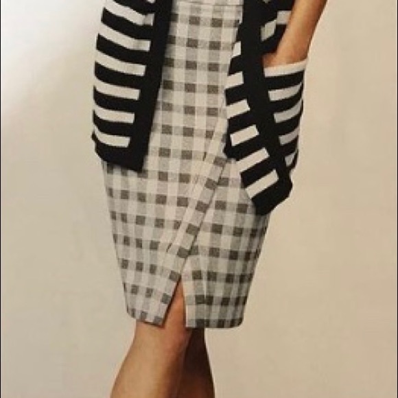 CAbi Dresses & Skirts - Cabi Valentina Skirt